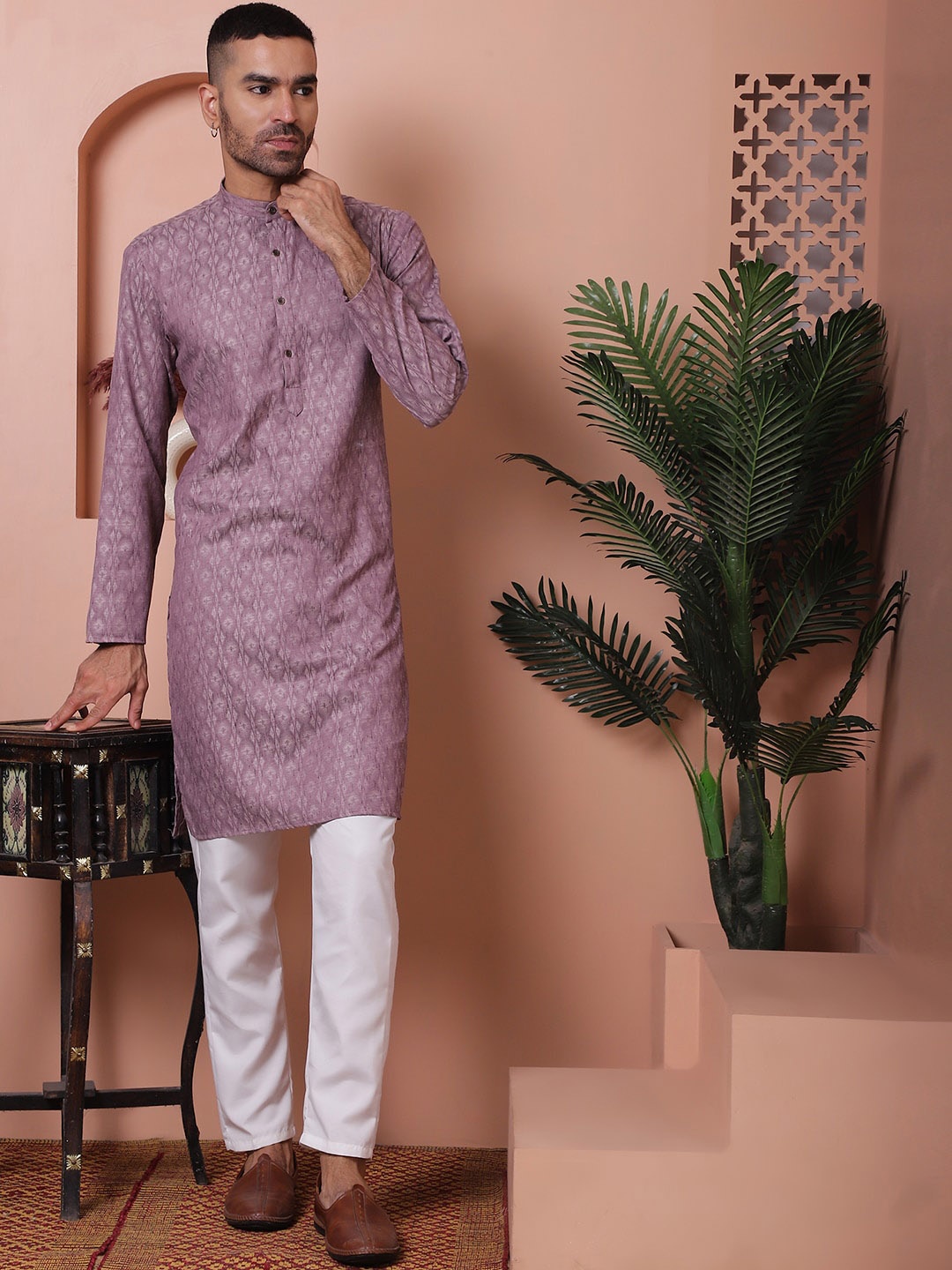 

Jompers Woven Design Mandarin Collar Long Sleeves Pure Cotton Kurta with Pyjamas, Purple