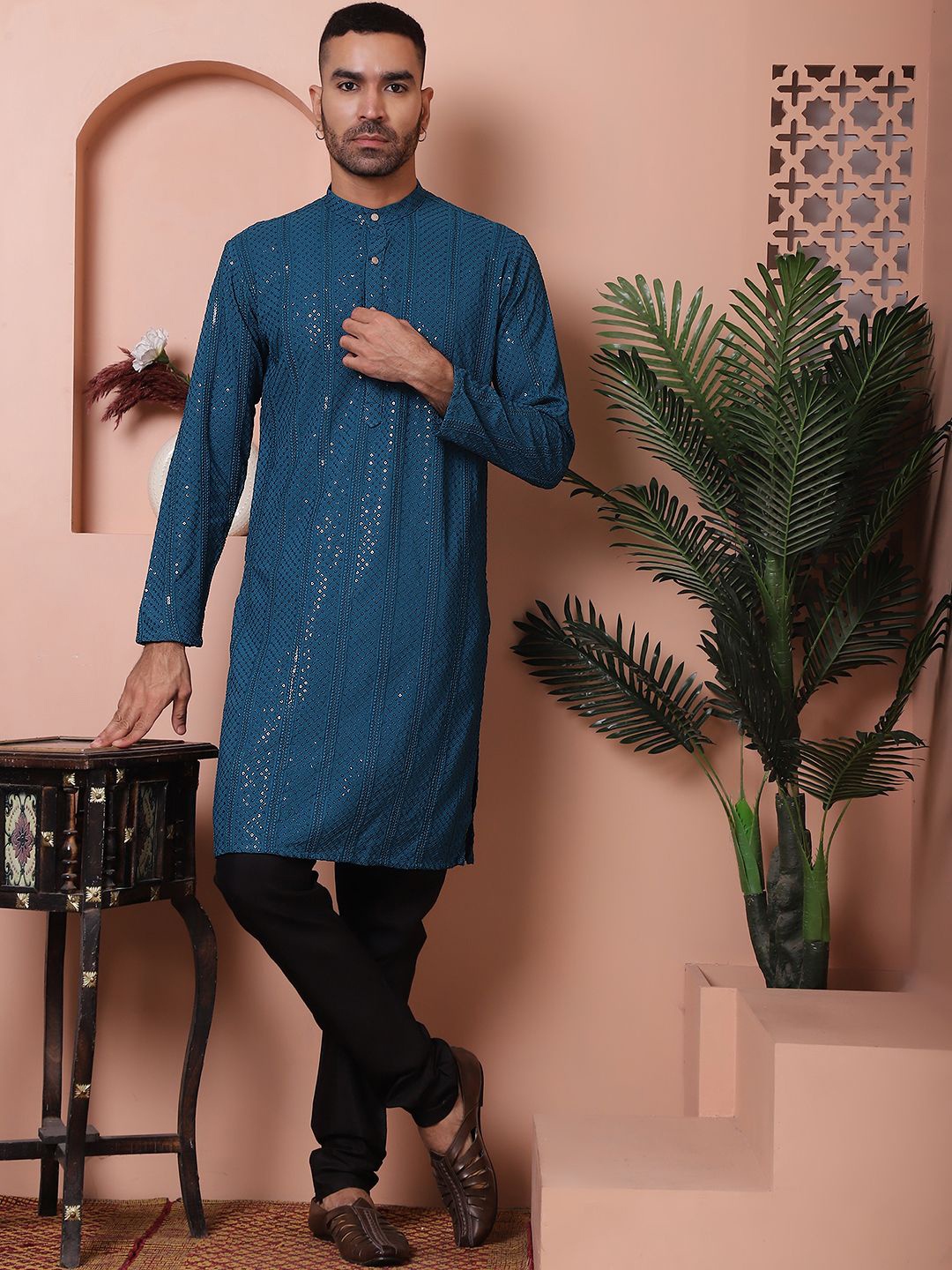 

Jompers Ethnic Motifs Embroidered Regular Sequinned Kurta with Pyjamas, Blue