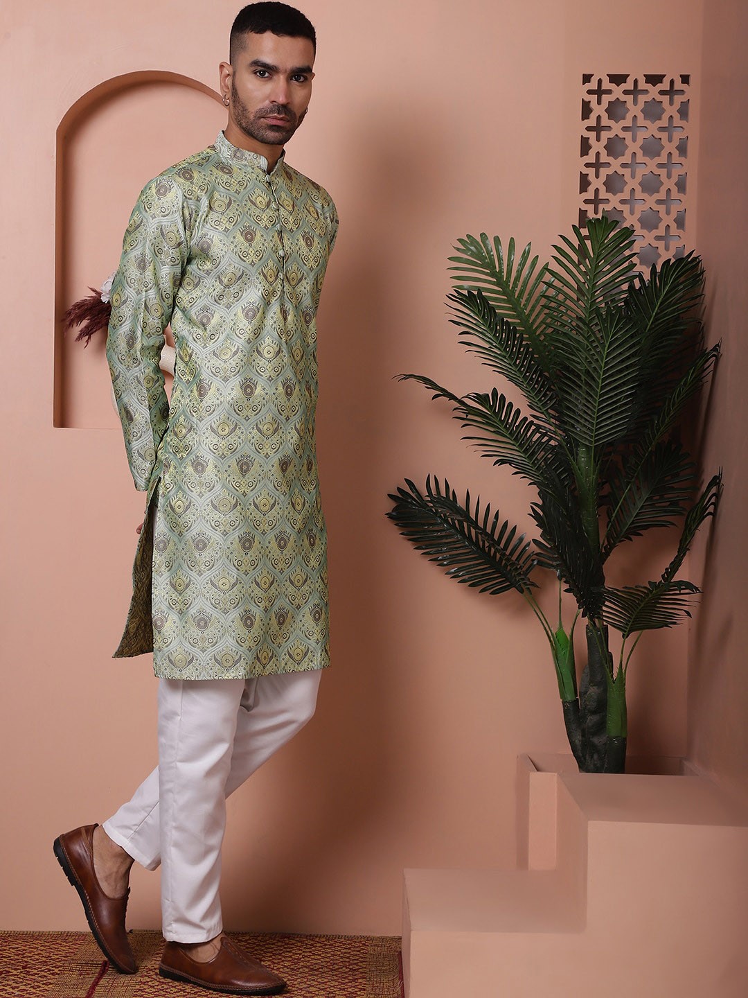 

Jompers Woven Design Mandarin Collar Long Sleeves Kurta with Pyjamas, Green