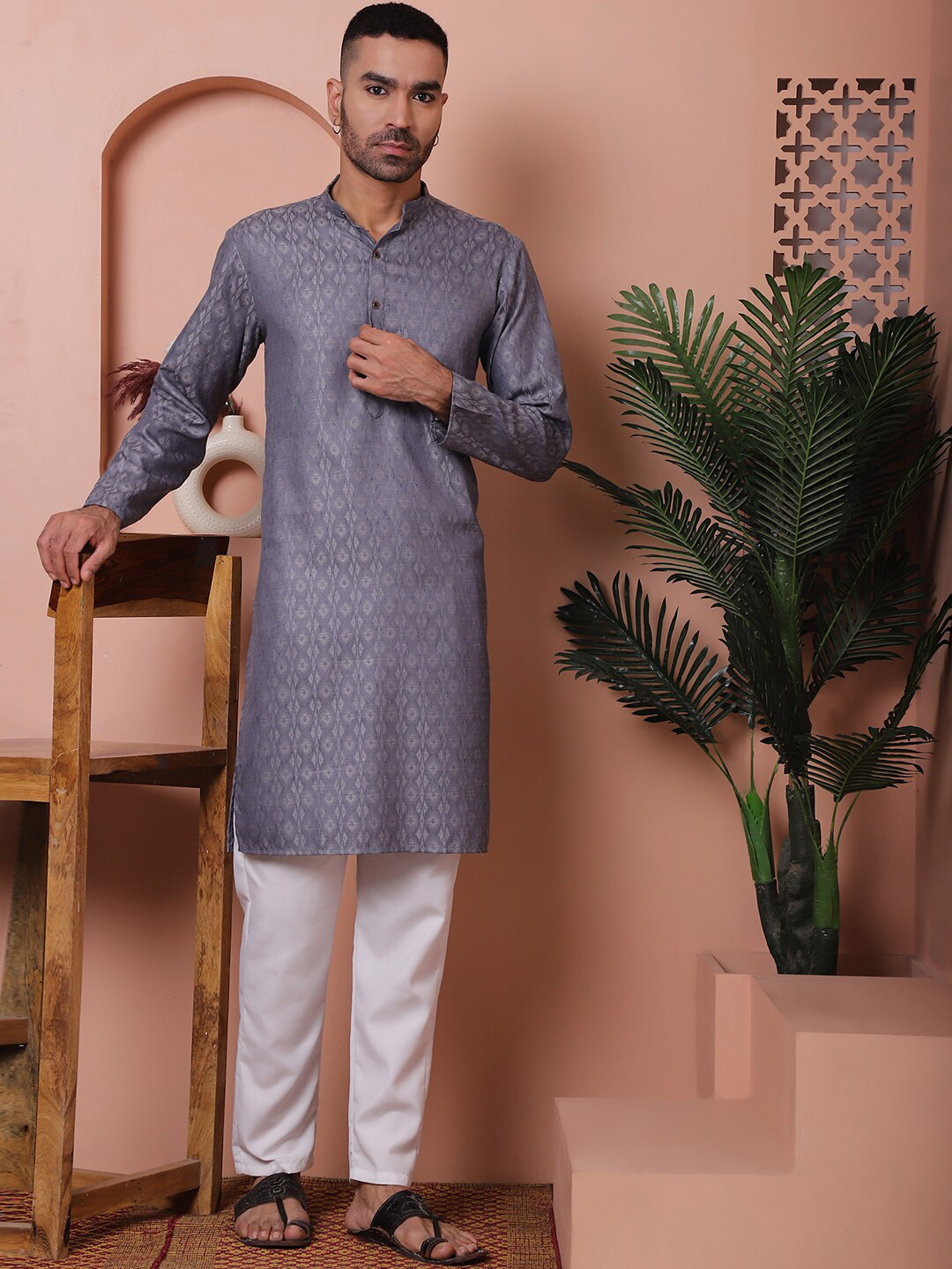 

Jompers Woven Design Mandarin Collar Long Sleeves Pure Cotton Kurta with Pyjamas, Grey