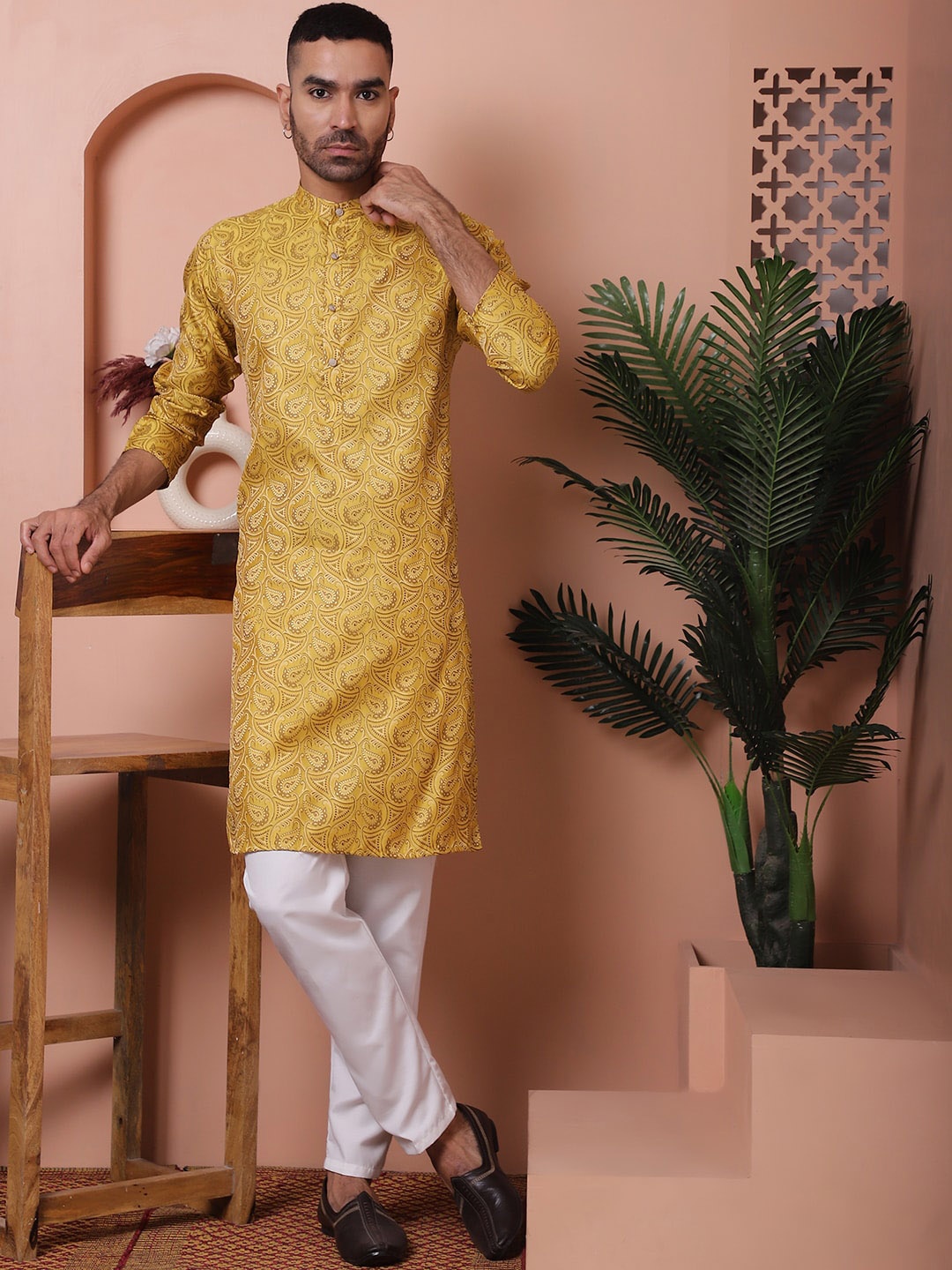 

Jompers Woven Design Mandarin Collar Long Sleeves Kurta with Pyjamas, Yellow