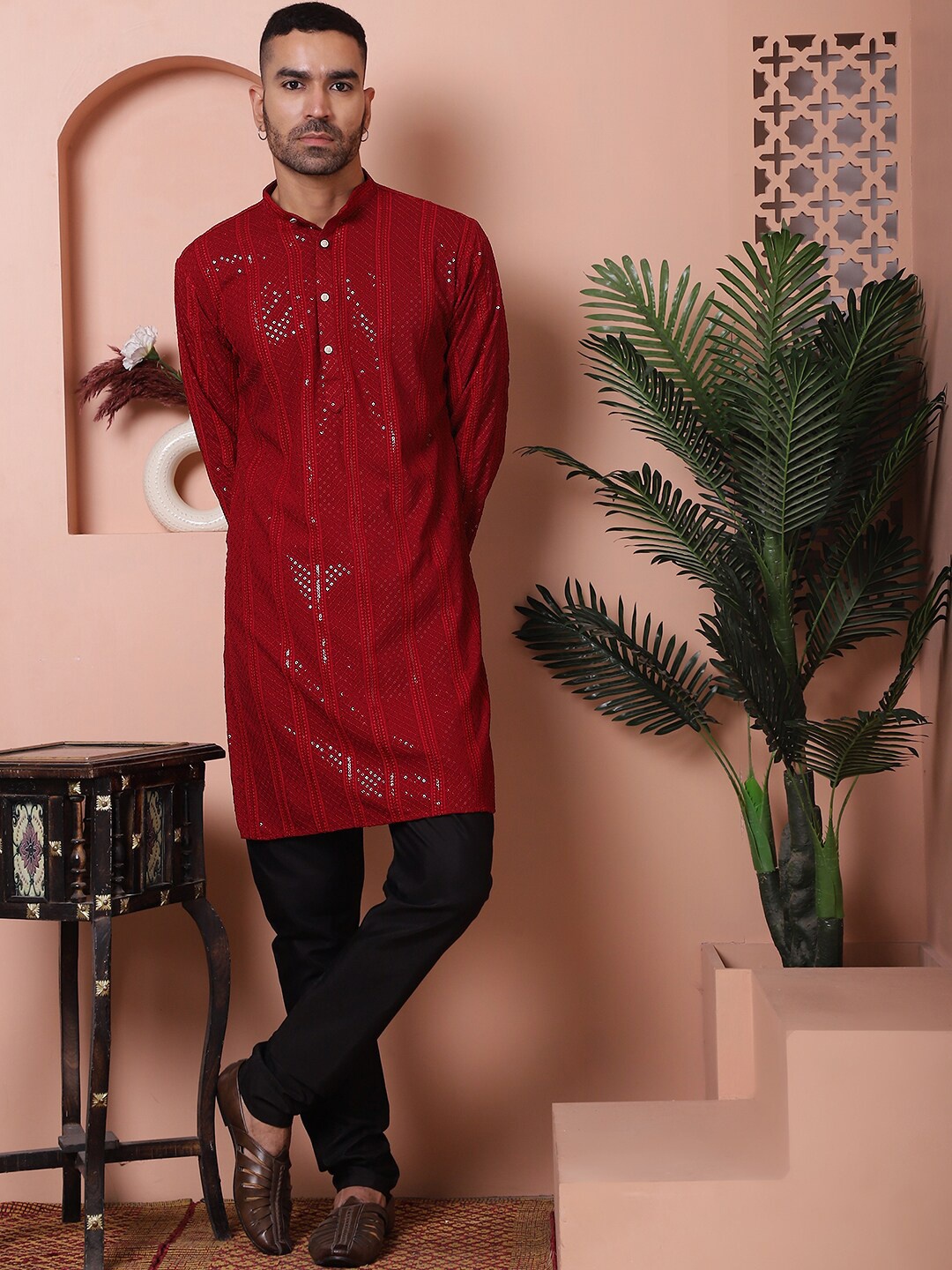 

Jompers Embroidered Mandarin Collar Long Sleeves Kurta with Pyjamas, Maroon