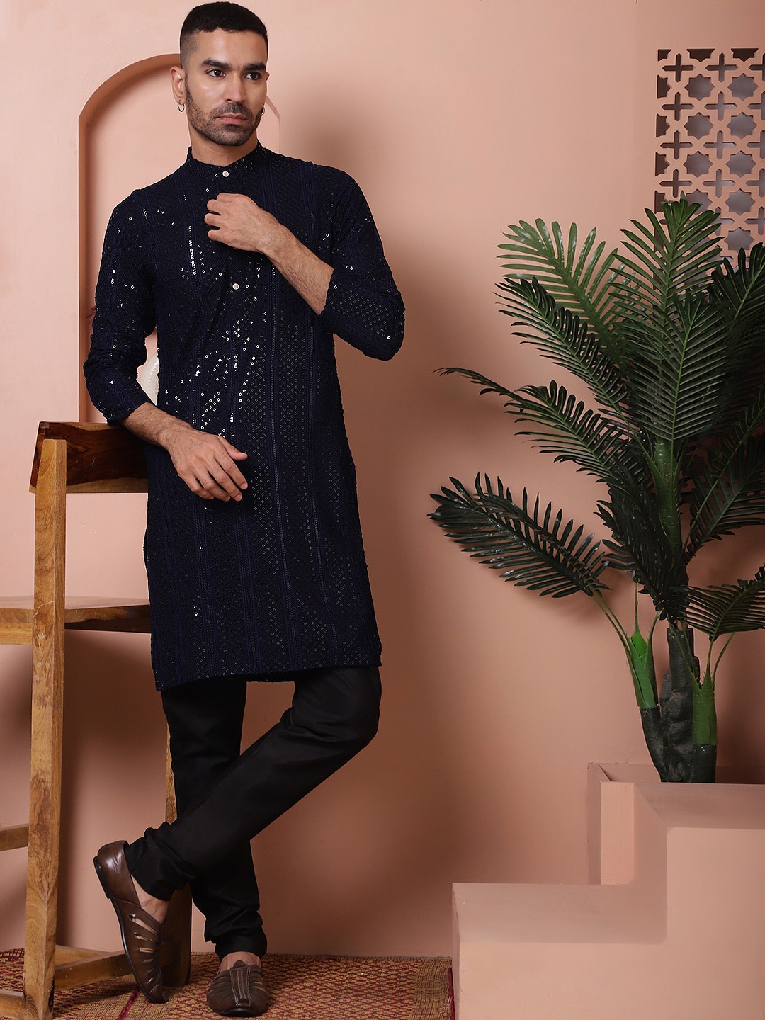 

Jompers Embroidered Regular Sequinned Kurta with Pyjamas, Navy blue