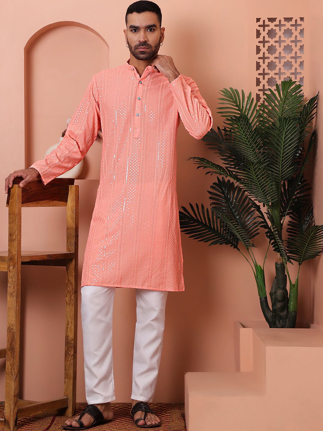 

Jompers Ethnic Motifs Embroidered Regular Sequinned Kurta with Pyjamas, Peach
