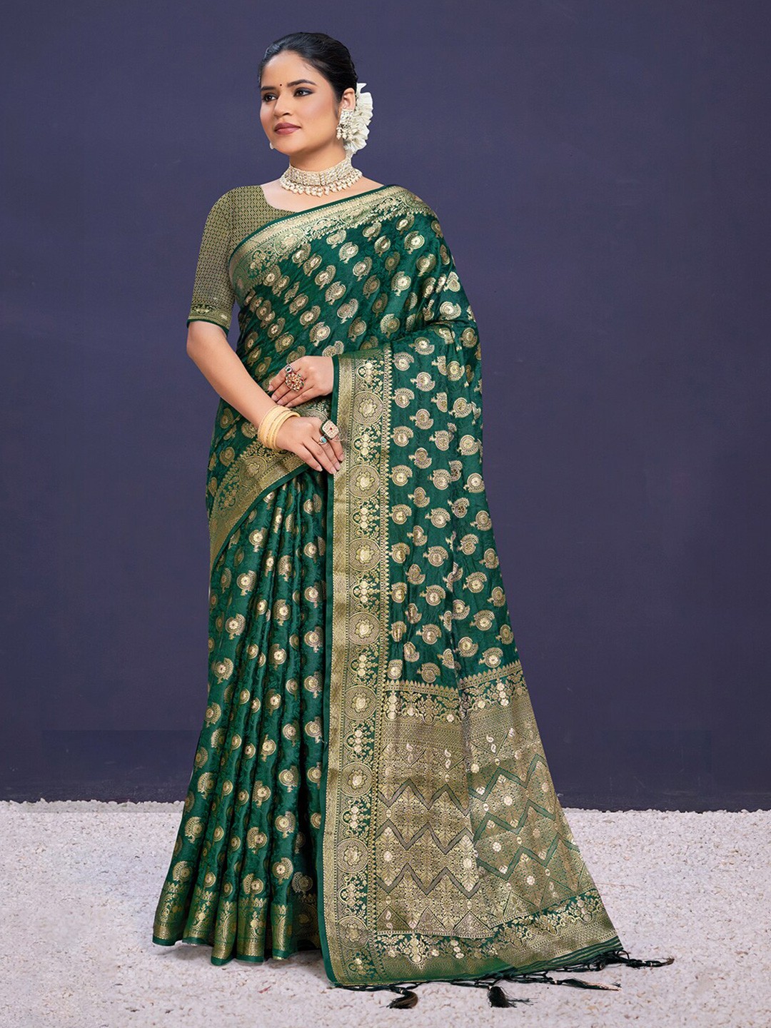 

SANGAM PRINTS Woven Design Zari Silk Blend Tussar Saree, Green