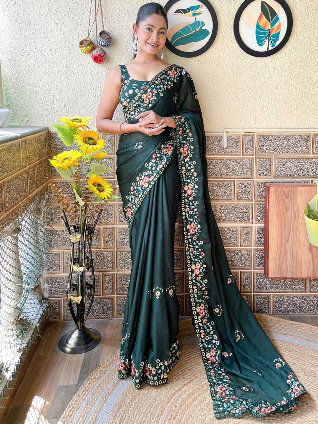 

Mitera Ethnic Motifs Sequinned Poly Chiffon Saree, Green