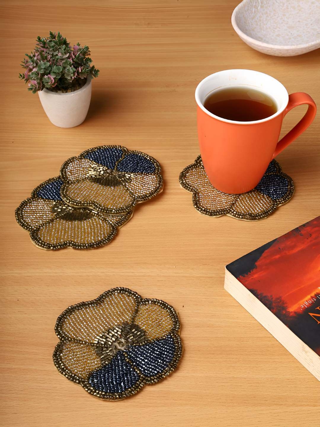 

PURINA'S Cream Coloured & Blue 4 Pieces Floral Printed Agate Stone Coasters