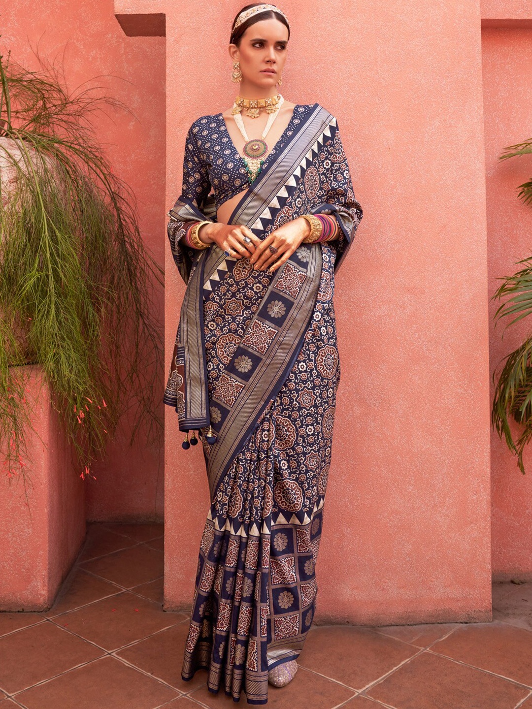 

Anouk Ethnic Motifs Zari Silk Blend Banarasi Saree, Navy blue