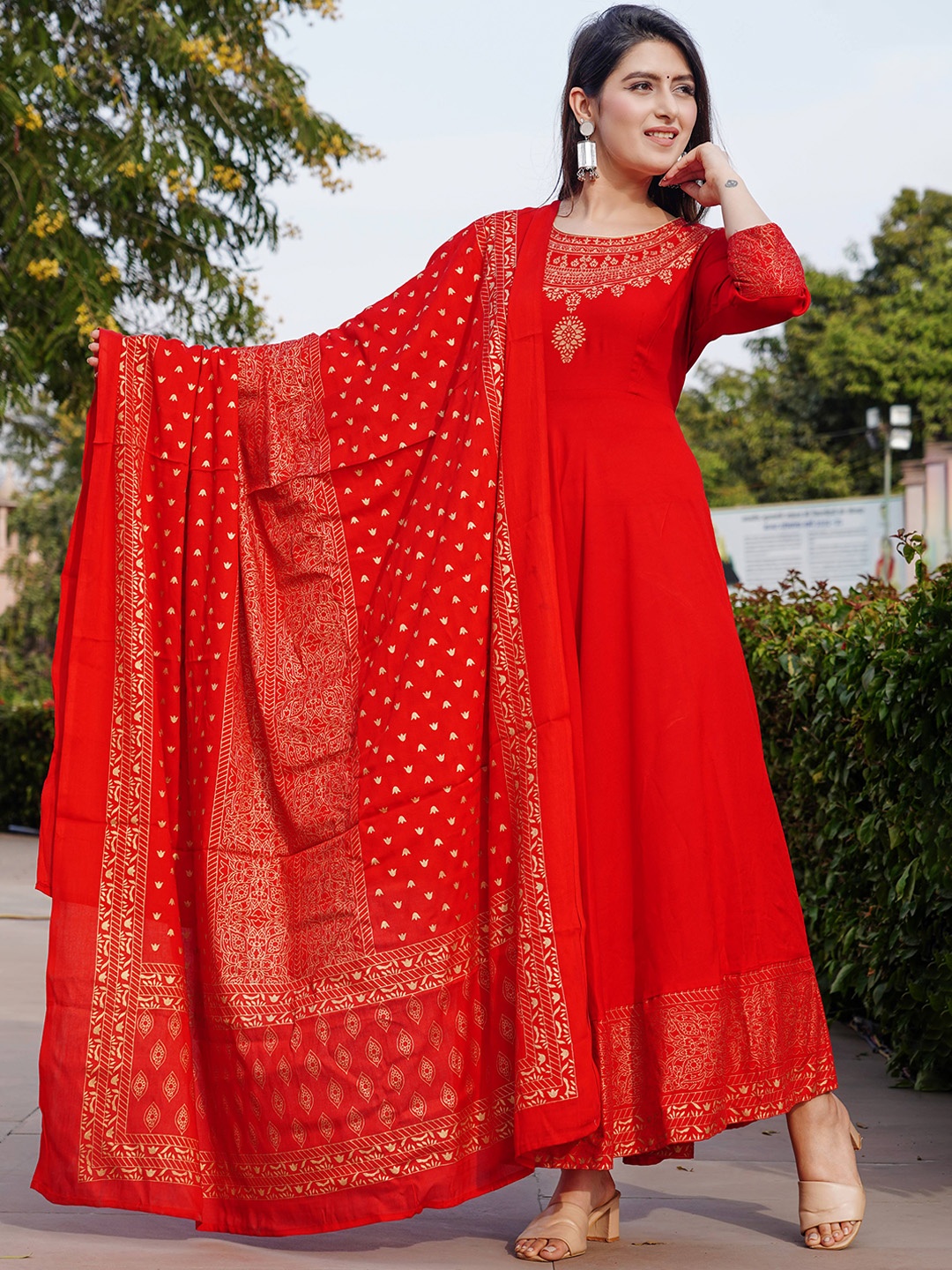 

NEW STYLISH Ethnic Motifs Printed Round Neck Anarkali Kurta With Dupatta, Red