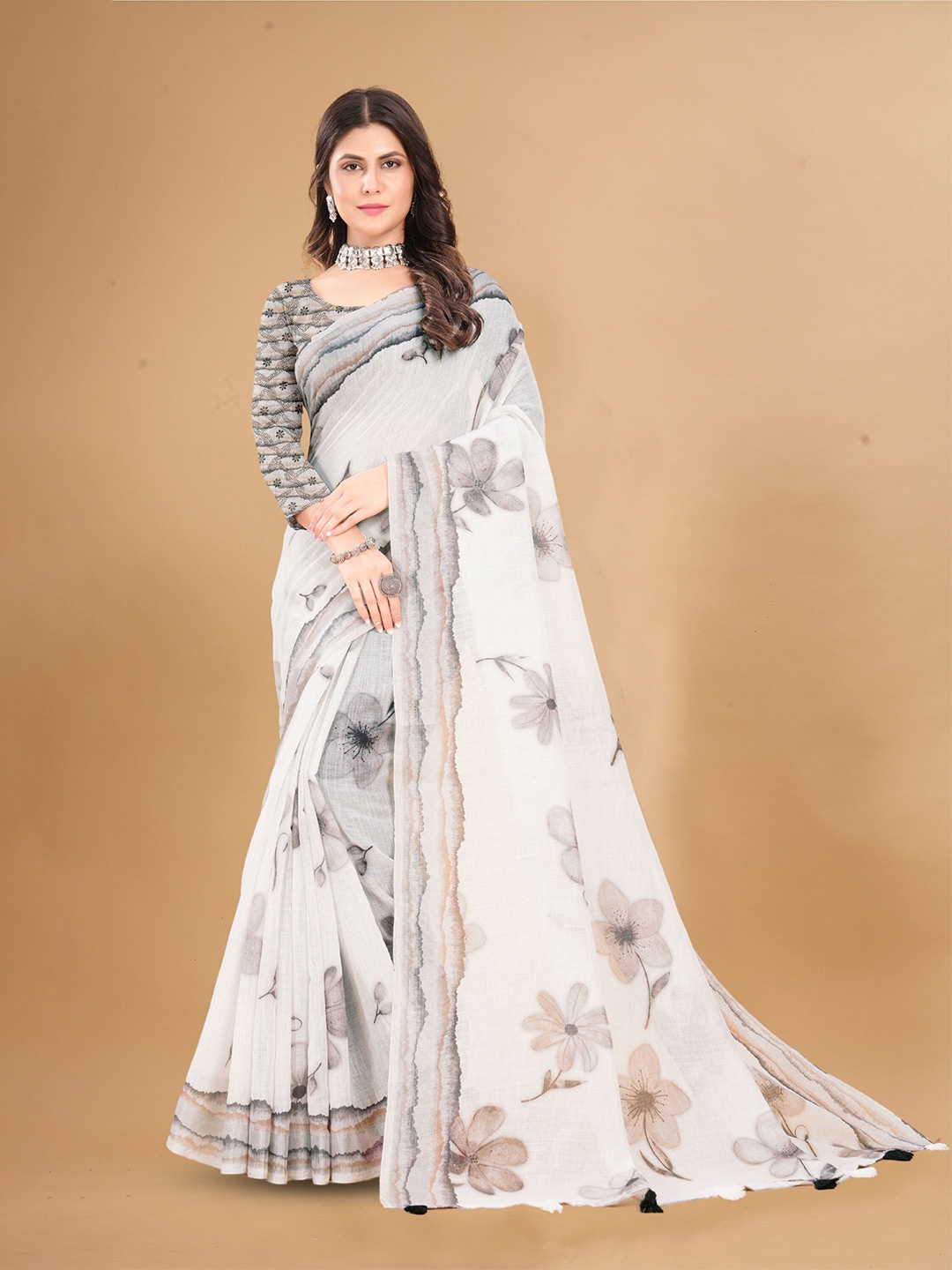 

V3 FASHION STUDIO Floral Zari Pure Linen Saree, White