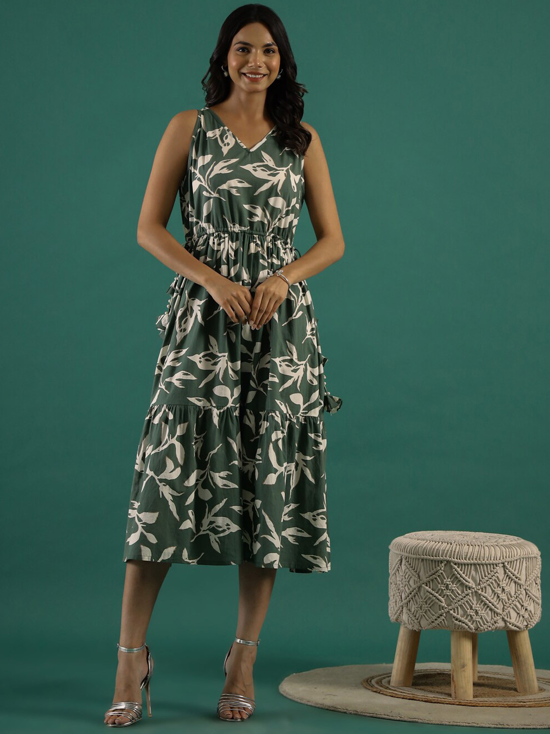 

Sangria Green Floral Printed V-Neck Cotton Fit & Flare Midi Ethnic Dress