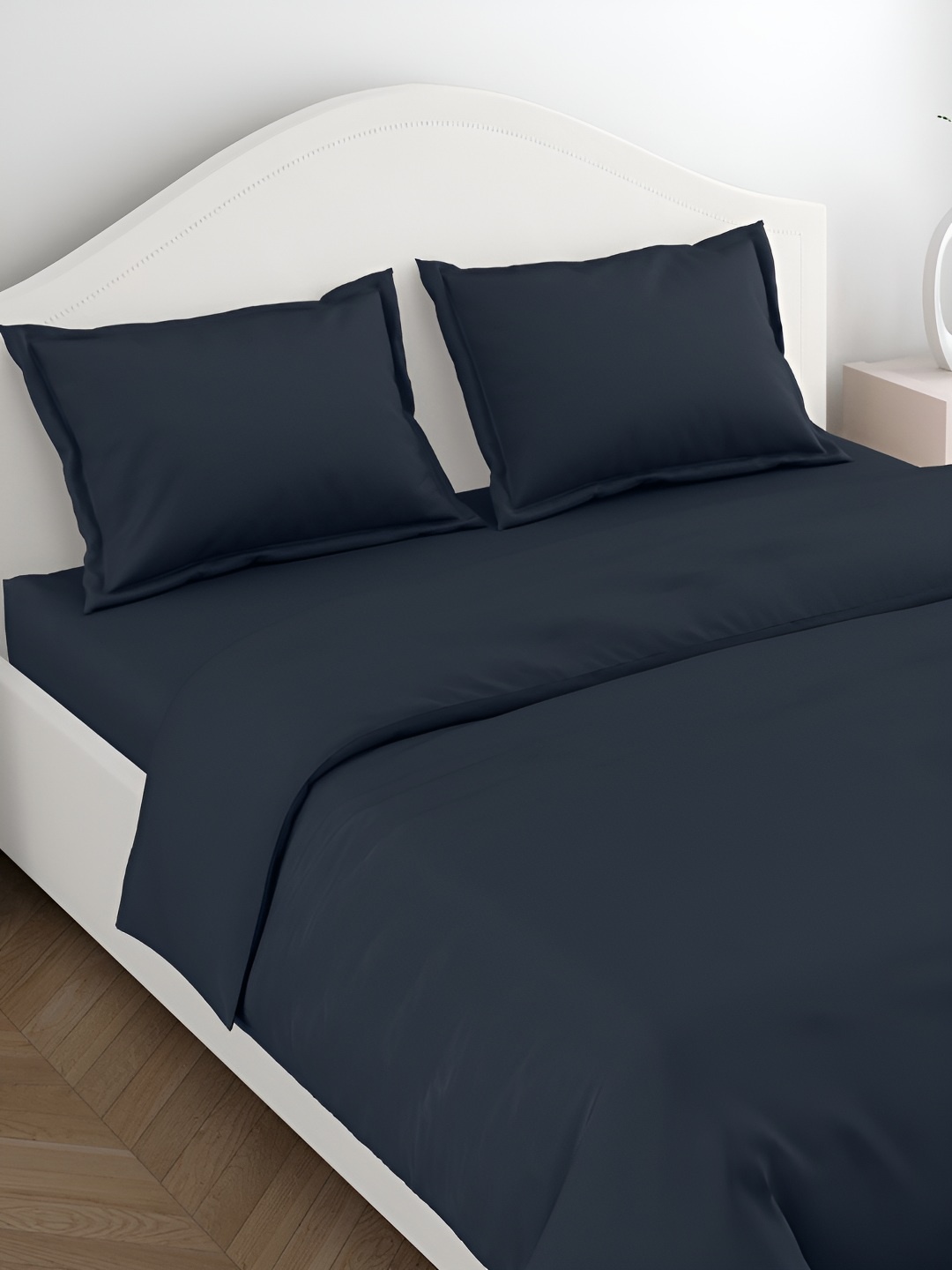 

haus & kinder Navy Blue Cotton 300 TC King Bedsheet with 2 Pillow Covers