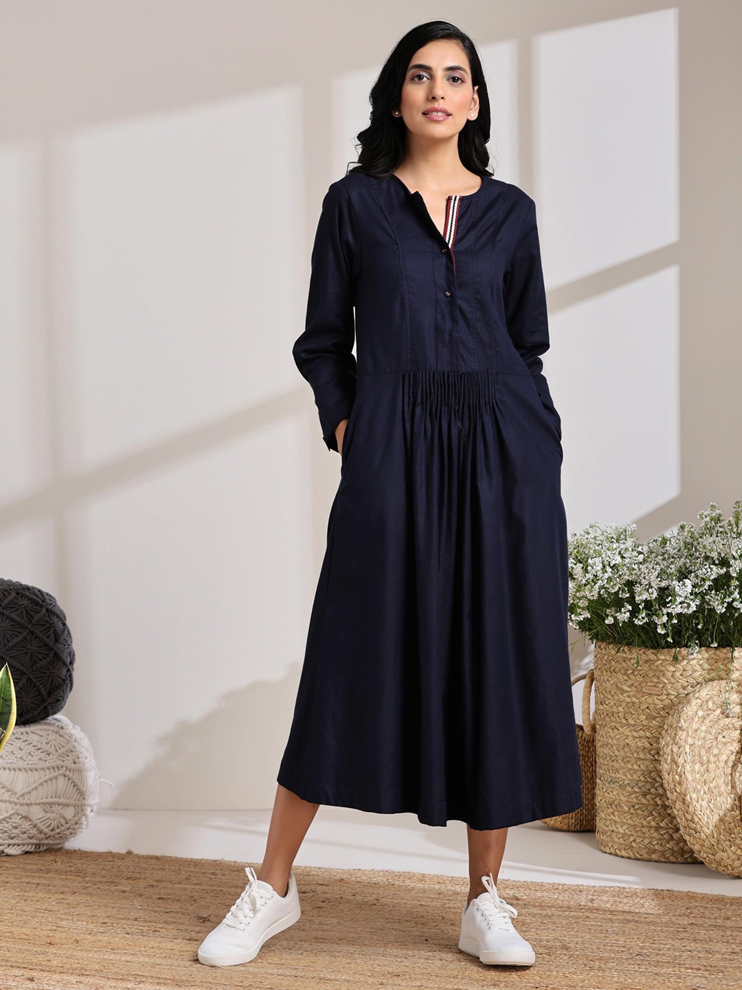 

VASSTRAM Notch Neck Cuffed Sleeves Cotton Gathered A-Line Midi Dress, Navy blue
