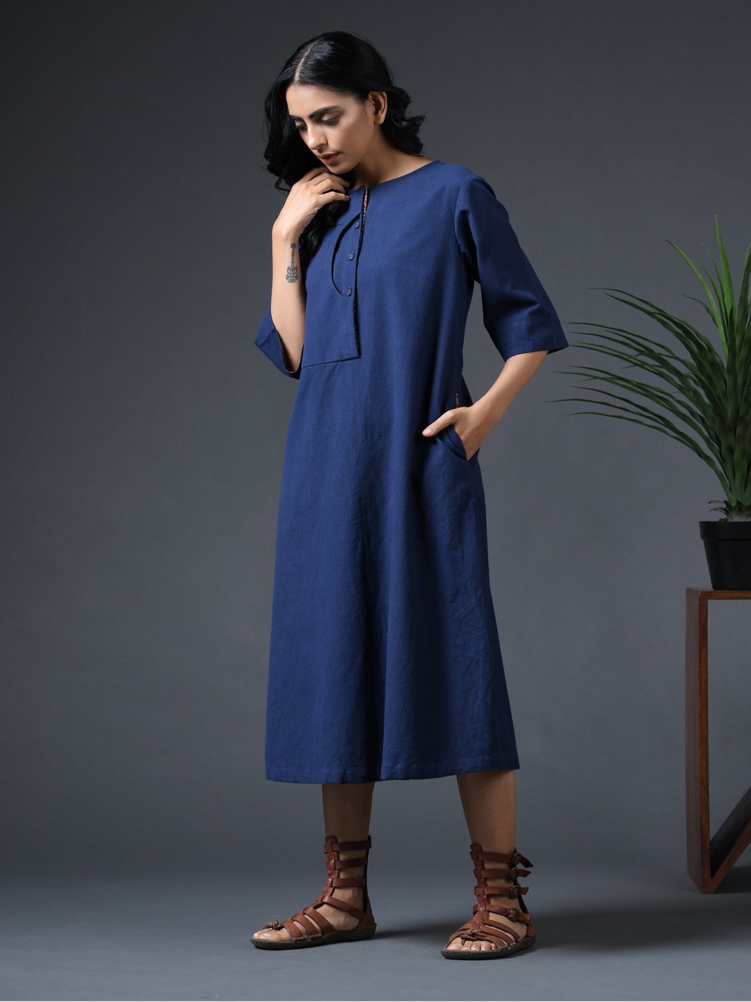 

VASSTRAM Boat Neck Cotton Scoop Placket A-Line Midi Dress, Navy blue