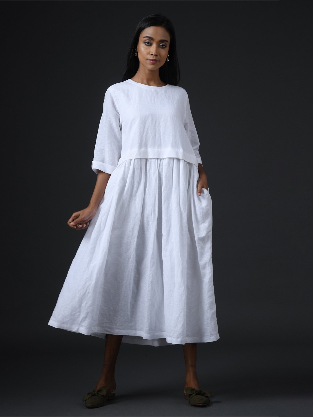

VASSTRAM Round Neck Roll-Up Sleeves Cotton A-Line Midi Dress, White