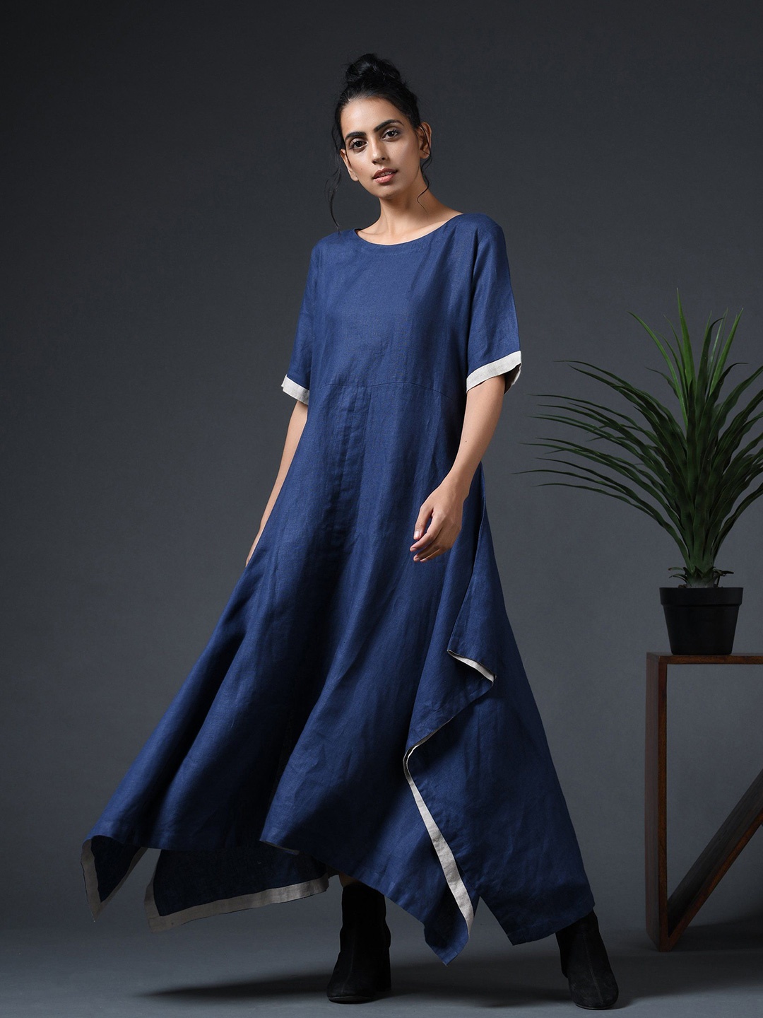 

VASSTRAM Round Neck Linen Maxi Handkerchief dress, Blue