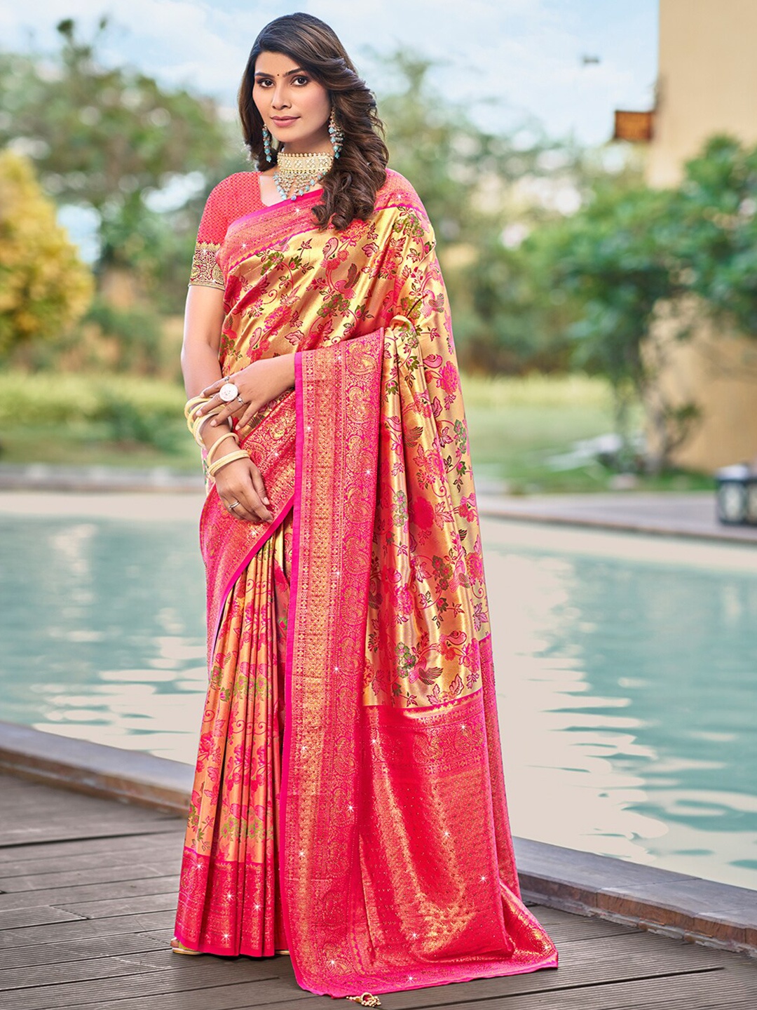 

SANGAM PRINTS Woven Design Zari Silk Blend Tussar Saree, Pink