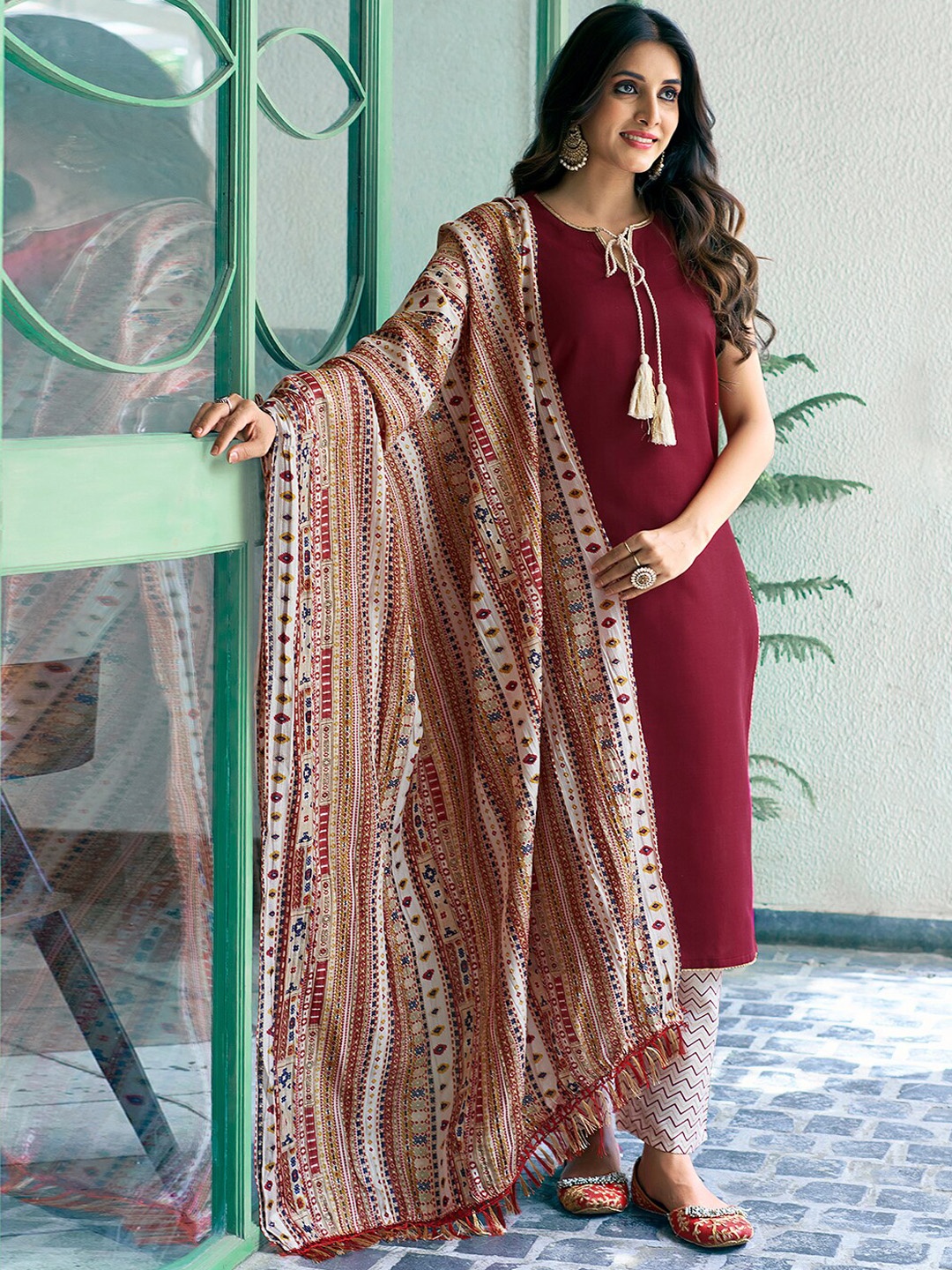 

KALINI Women Regular Gotta Patti Kurta with Trousers & With Dupatta, Maroon