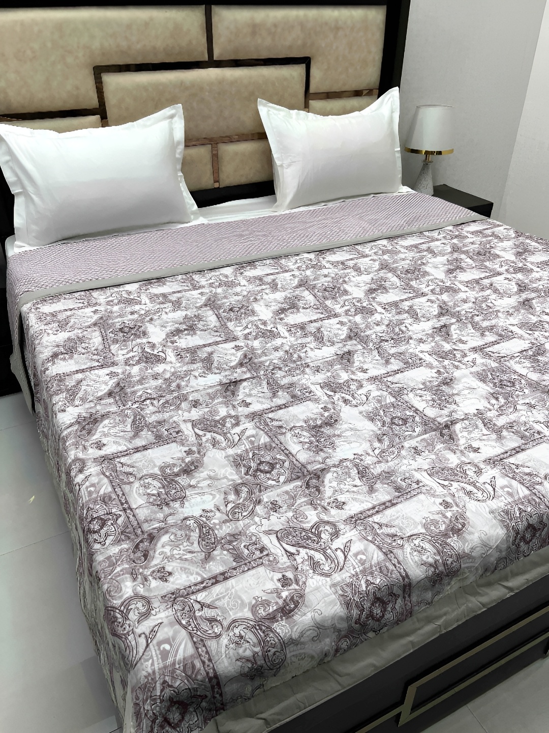 

Pure Decor Purple & White Ethnic Motifs Cotton AC Room 233 GSM Double Bed Dohar