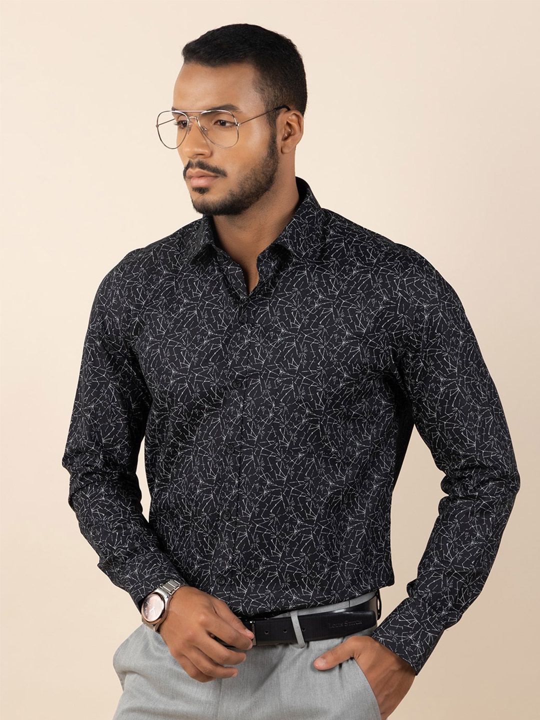 

LOUIS STITCH Comfort Abstract Printed Semi Spread Collar Pure Cotton Formal Shirt, Black