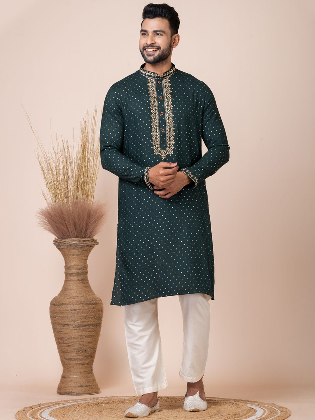 

HU - Handcrafted Uniquely Men Geometric Thread Work Kurta, Green