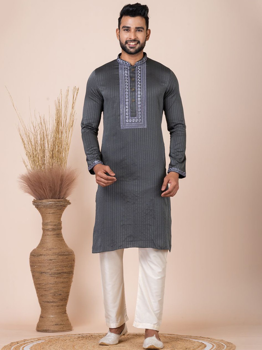 

HU - Handcrafted Uniquely Men Geometric Flared Sleeves Thread Work Jacquard Kurta, Grey