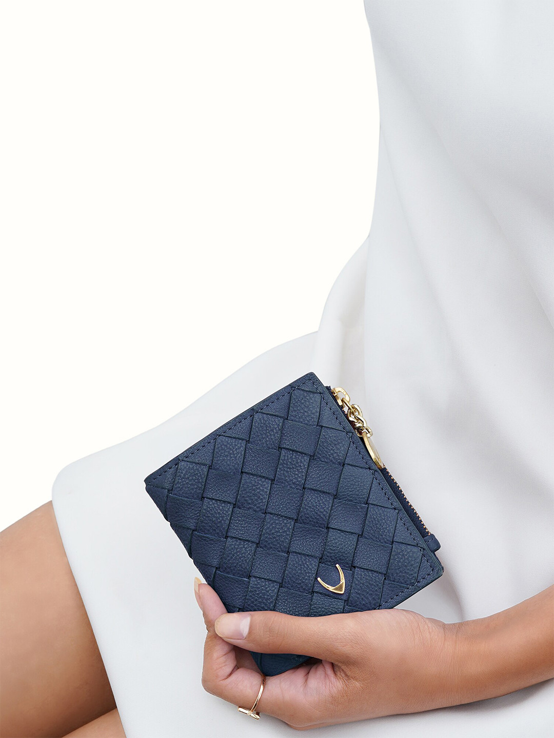 

Hidesign Women Textured Leather Two Fold Wallet, Blue