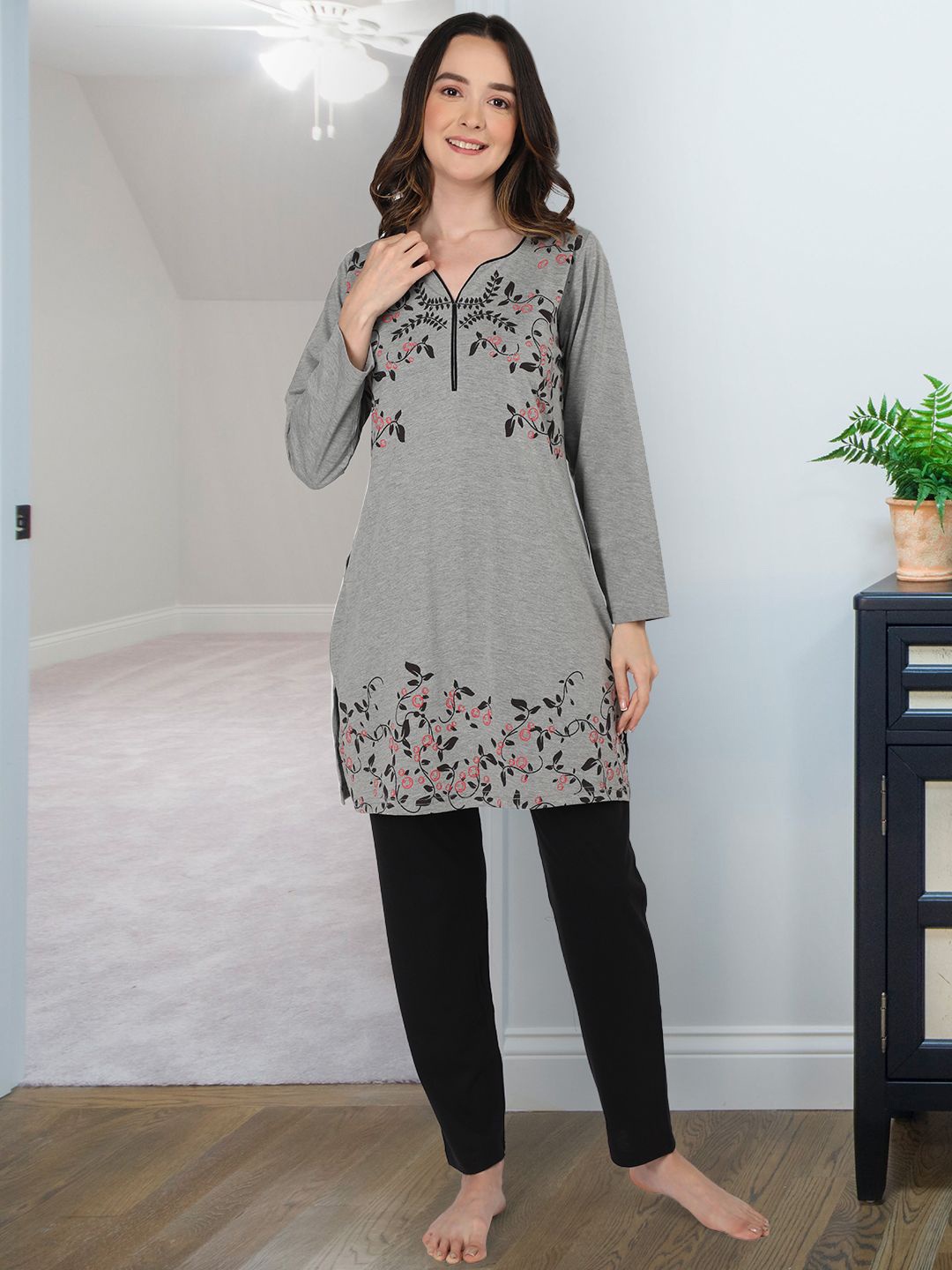 

Duchess Women Printed Night suit, Grey