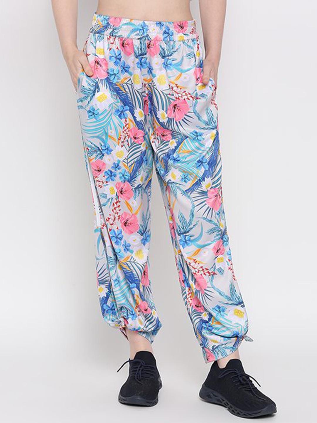 

Tuna London Women Floral Print Regular Fit Joggers, Blue