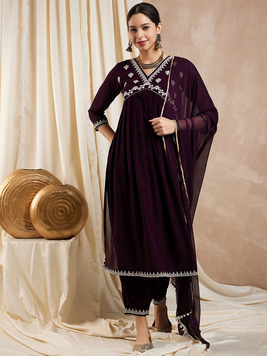 

KALINI Floral Yoke Design Regular Sequinned Kurta With Trouser & Dupatta, Burgundy