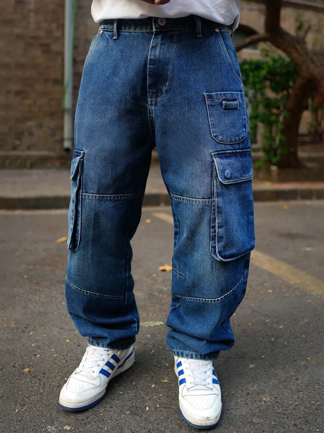

Powerlook Men Boyfriend Fit Light Fade Cargo Jeans, Blue