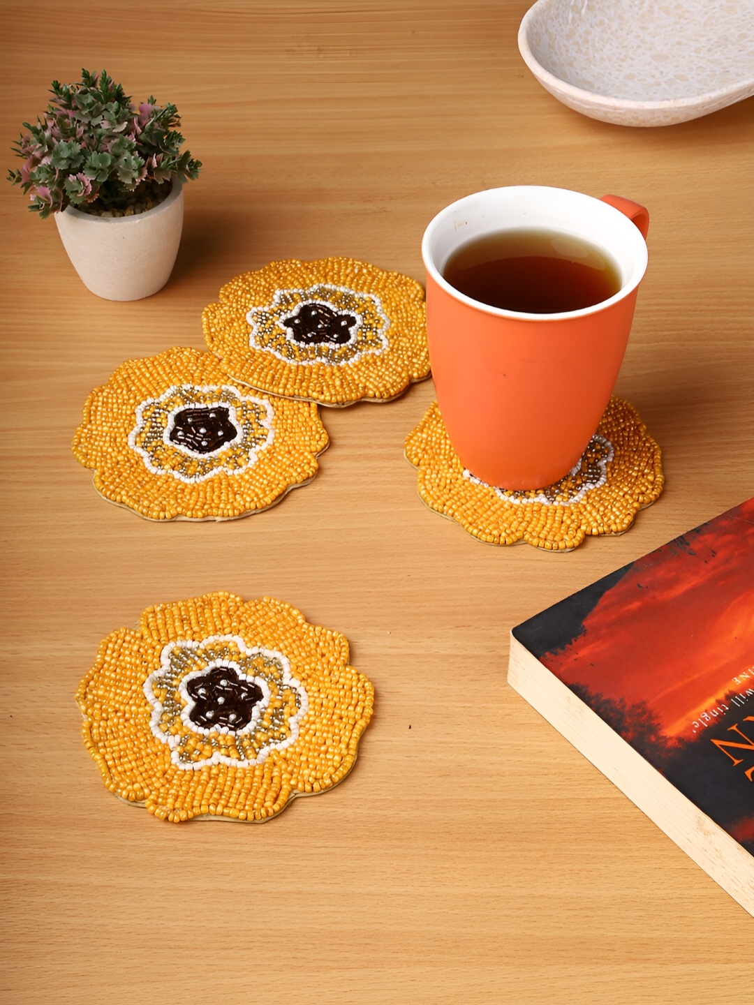 

YWULY Yellow & White 4Pcs Embellished Floral Coasters
