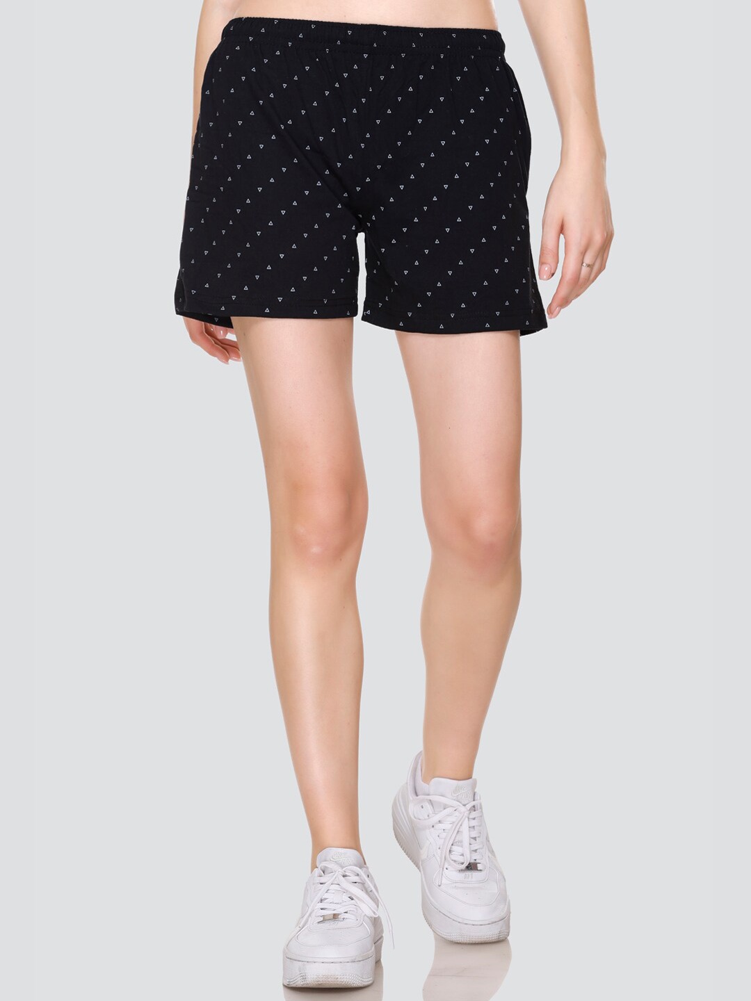 

ELPIDA Women Printed Sports Shorts, Black
