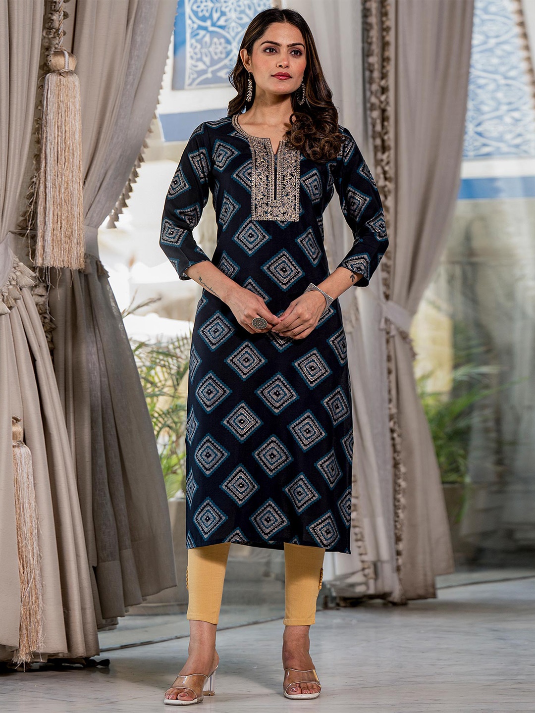 

Peachmode Women Printed Thread Work Chanderi Silk Kurta, Navy blue