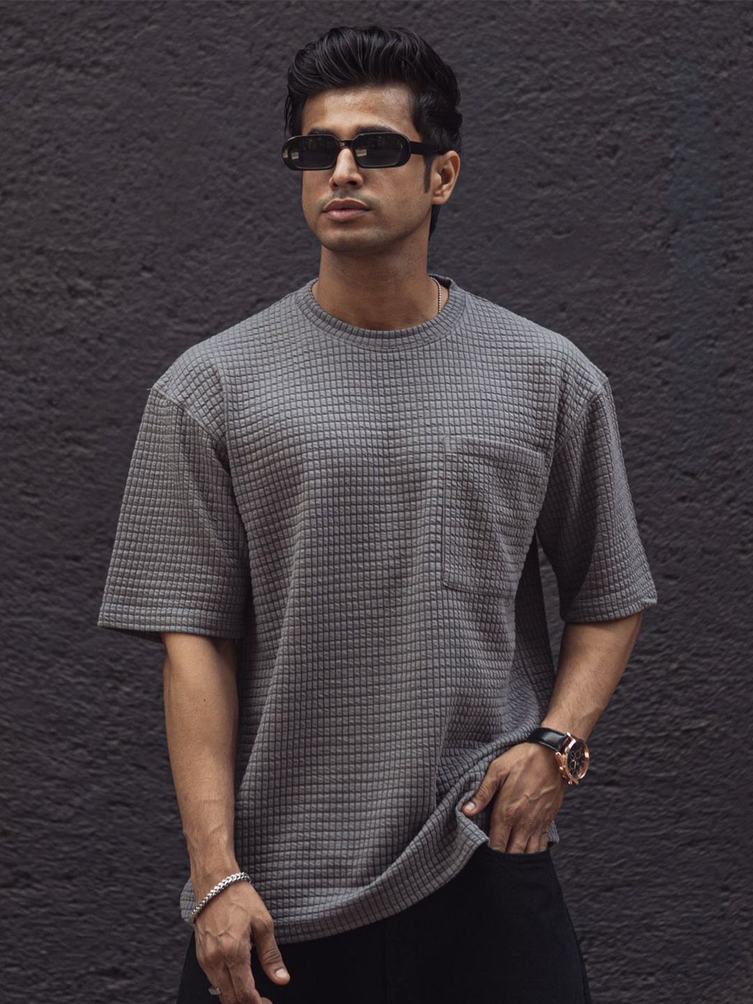 

Powerlook Men Oversized Pockets Round Neck T-shirt, Grey