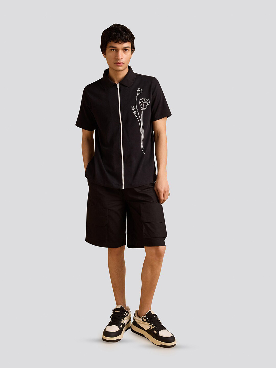 

Muvazo Comfort Floral Printed Casual Shirt, Black