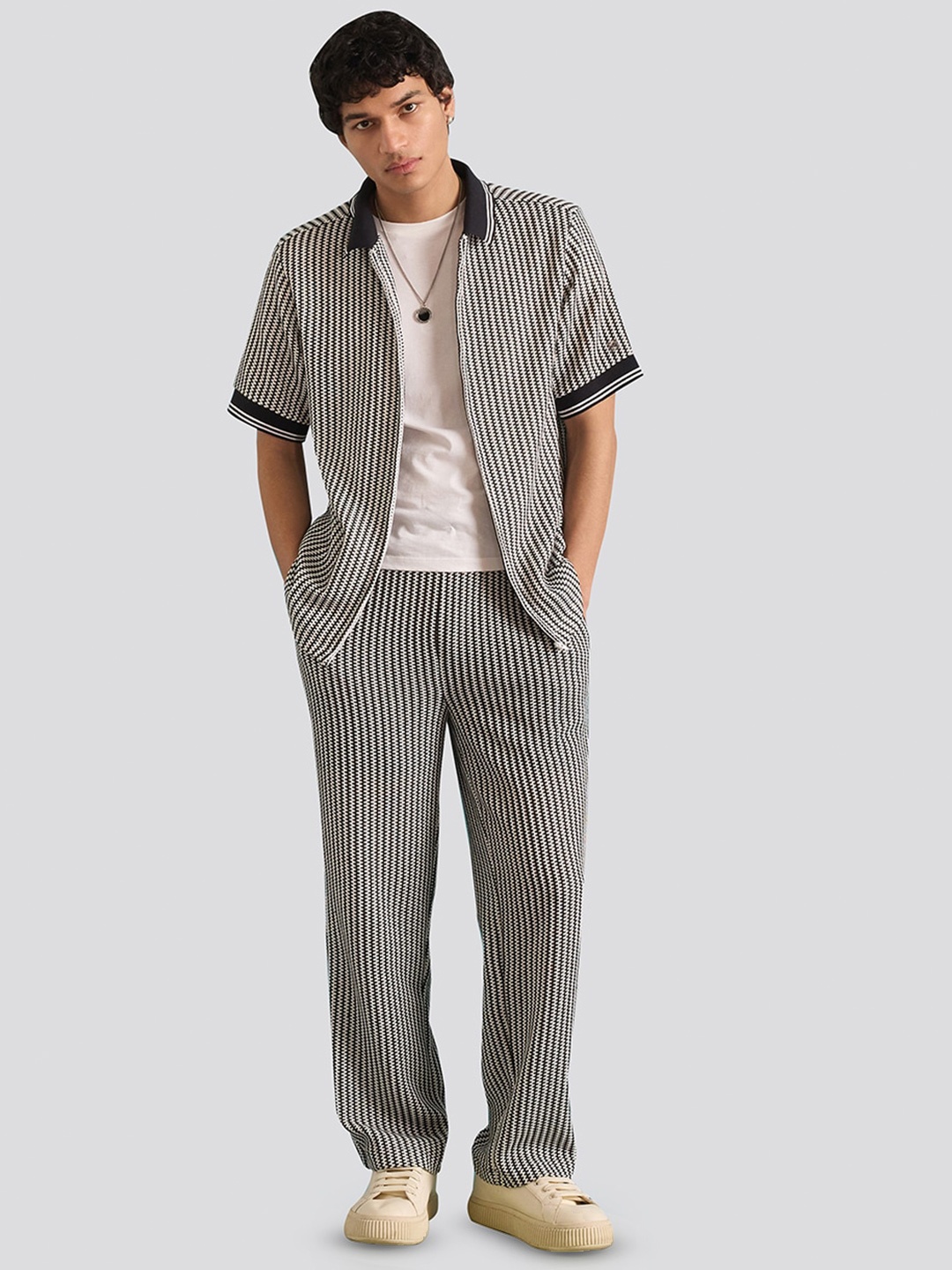 

Muvazo Comfort Striped Casual Shirt, Black