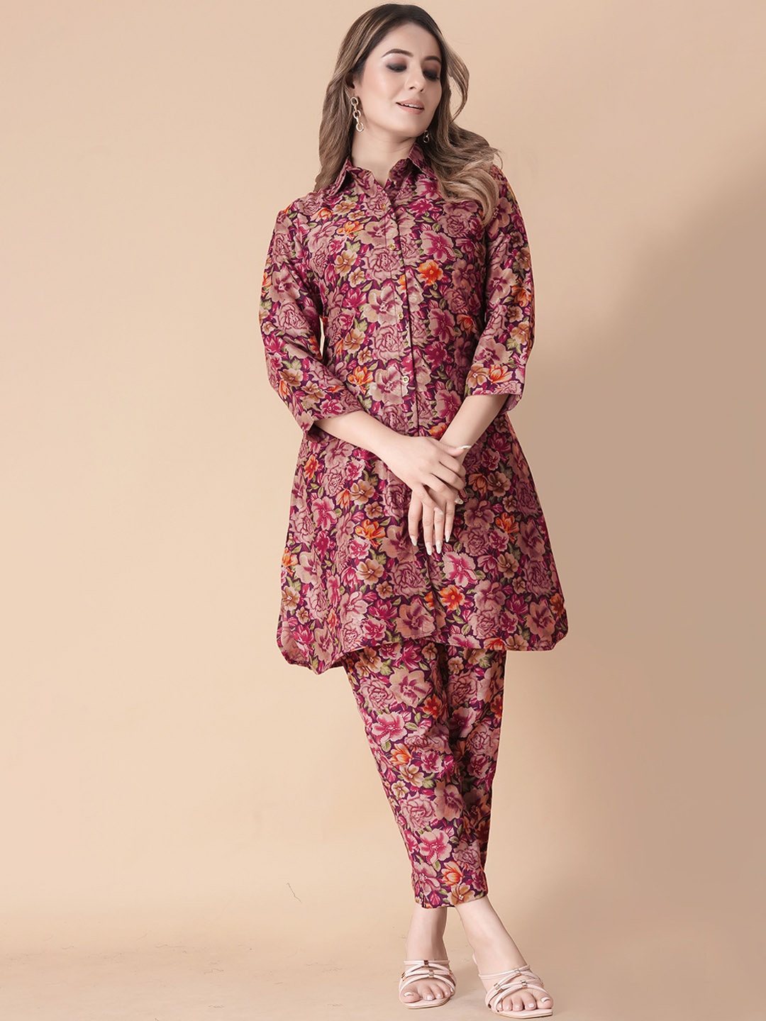 

SANJANA SILK Women Floral Printed Regular Kurti with Trousers, Purple