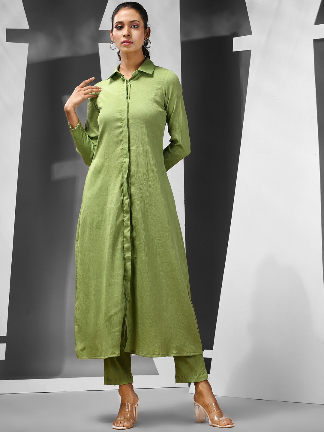 

Charukriti Shirt Collar Flared A-Line Kurta, Green