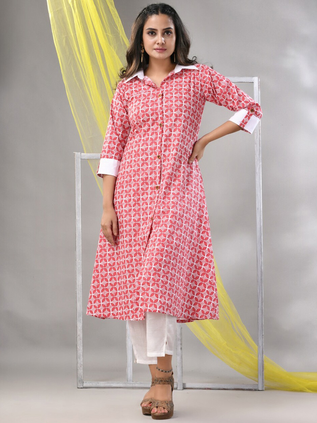

Charukriti Plus Size Geometric Printed Shirt Collar A-Line Kurta, Red