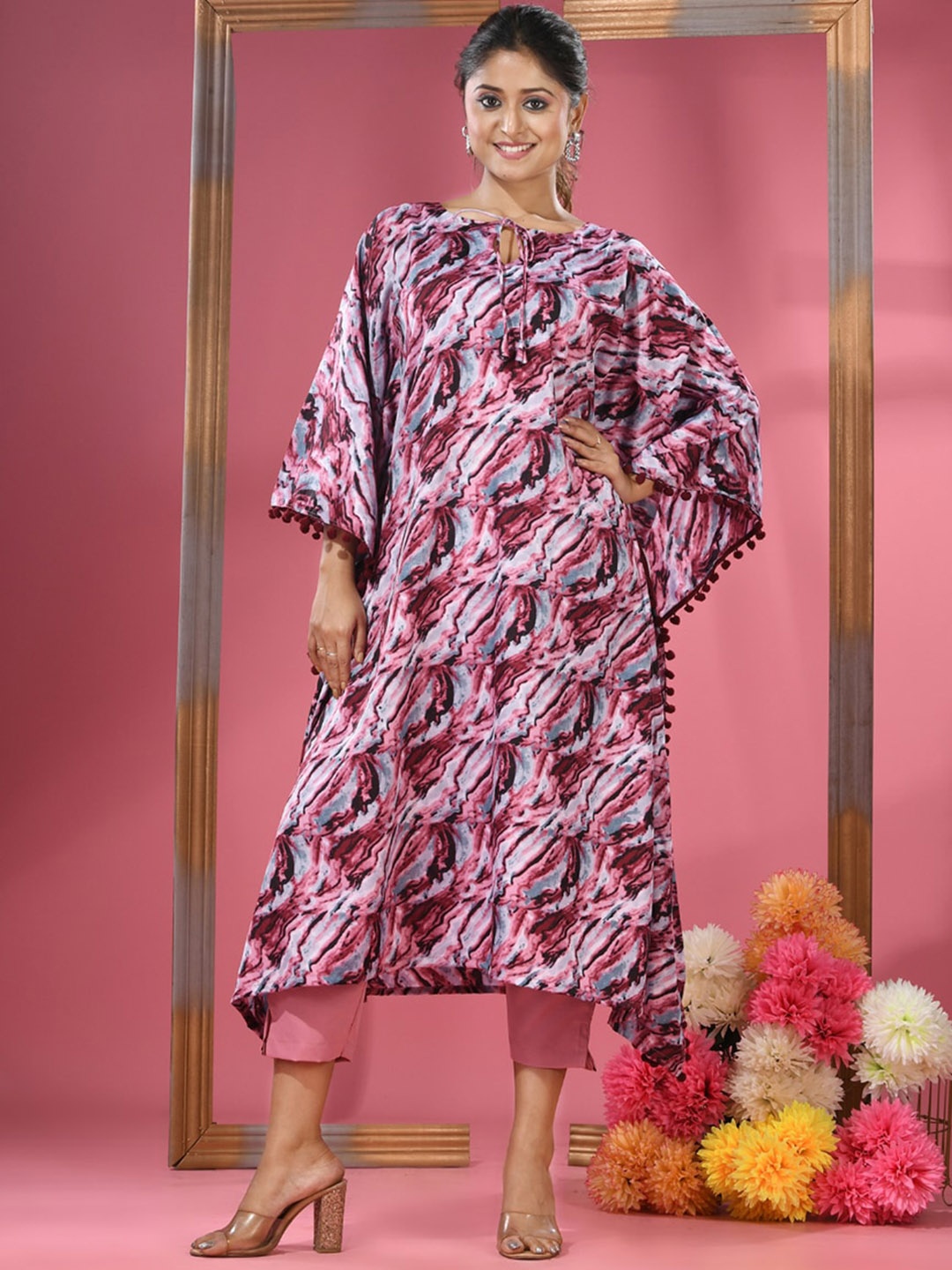 

Charukriti Floral Printed Tie-Up Neck Kaftan Silk Kurta, Maroon