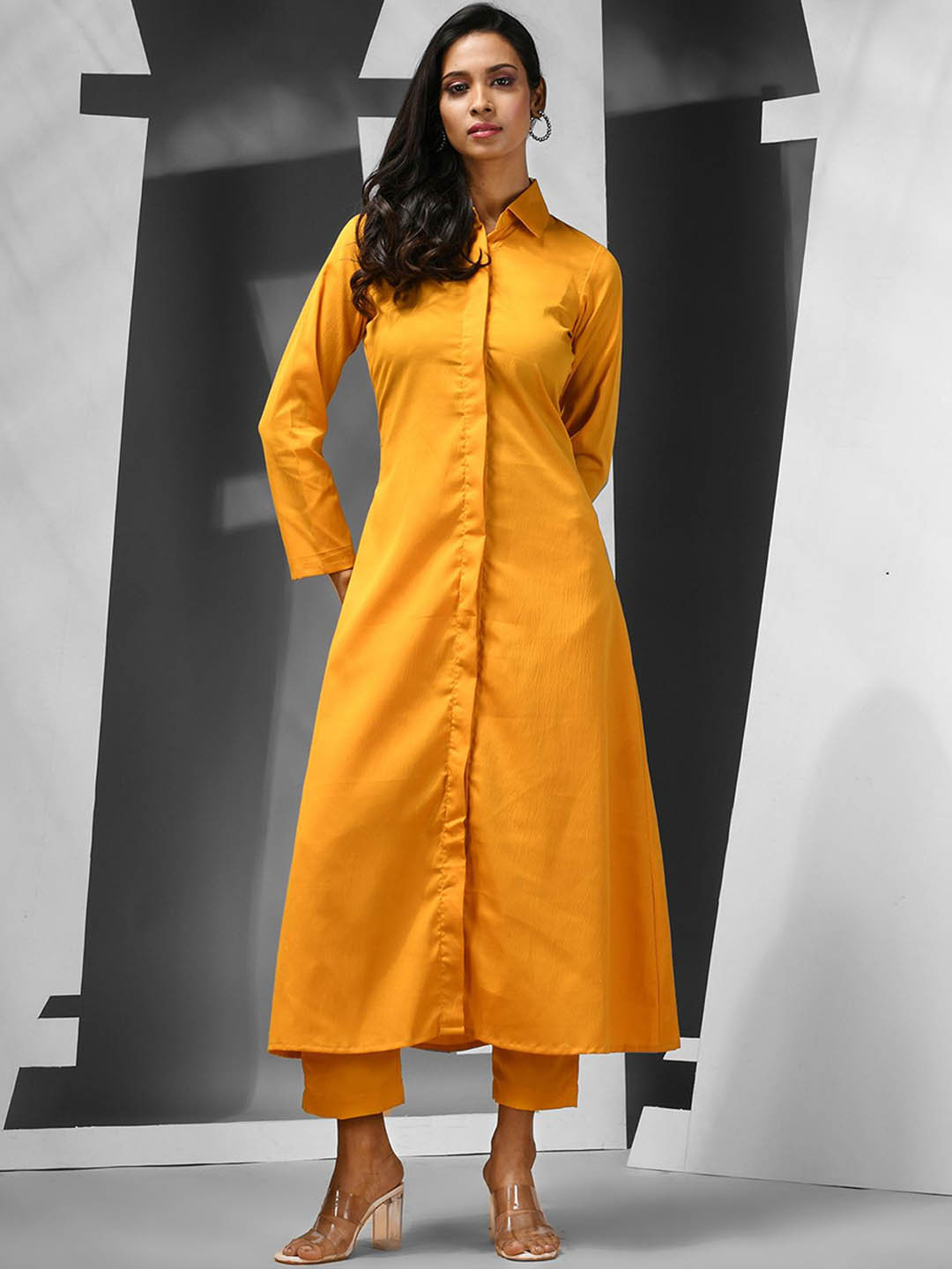 

Charukriti Women Solid Gotta Patti Kurta, Yellow