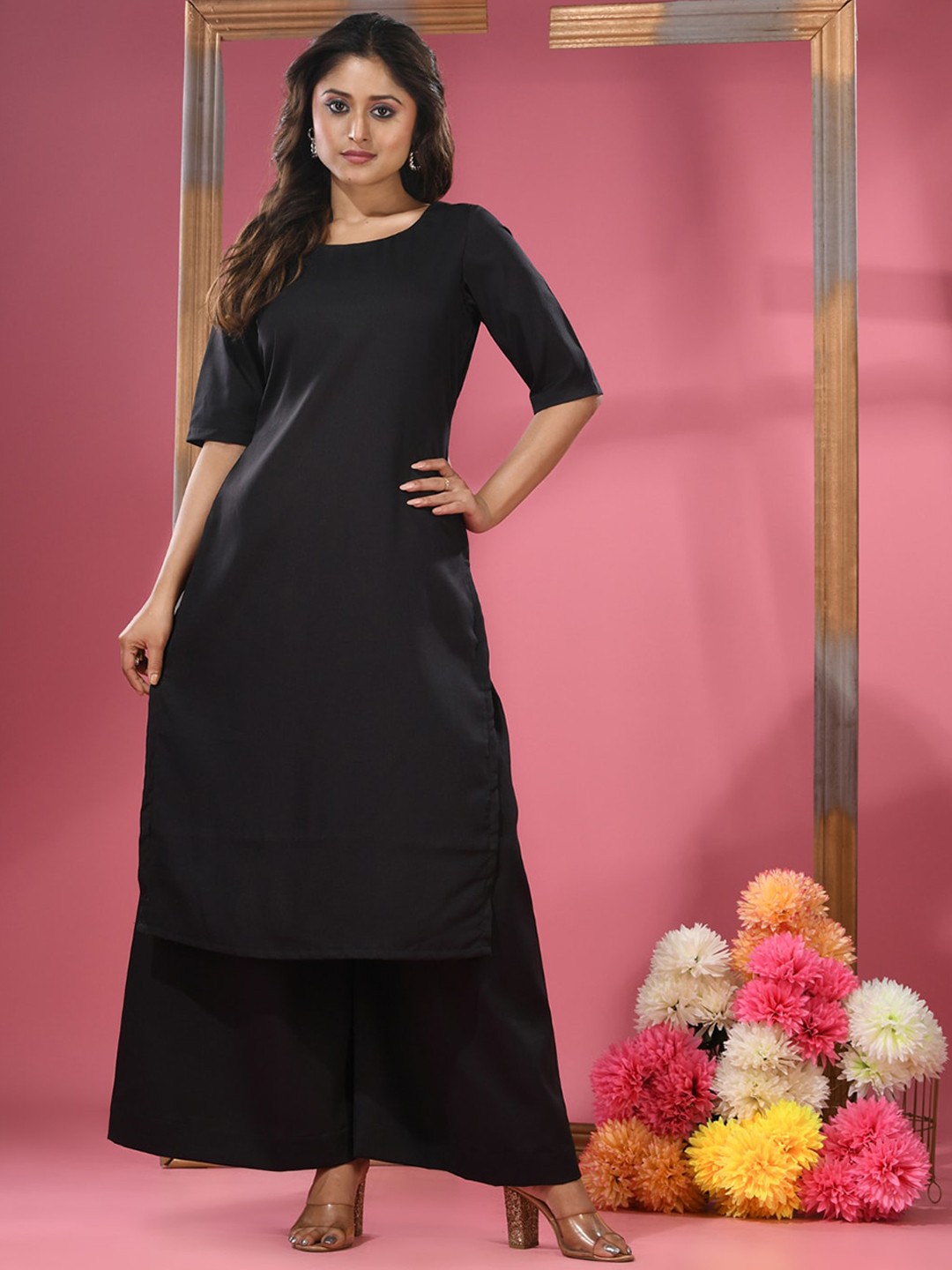 

Charukriti Round Neck Short Sleeves A-Line Kurta, Black