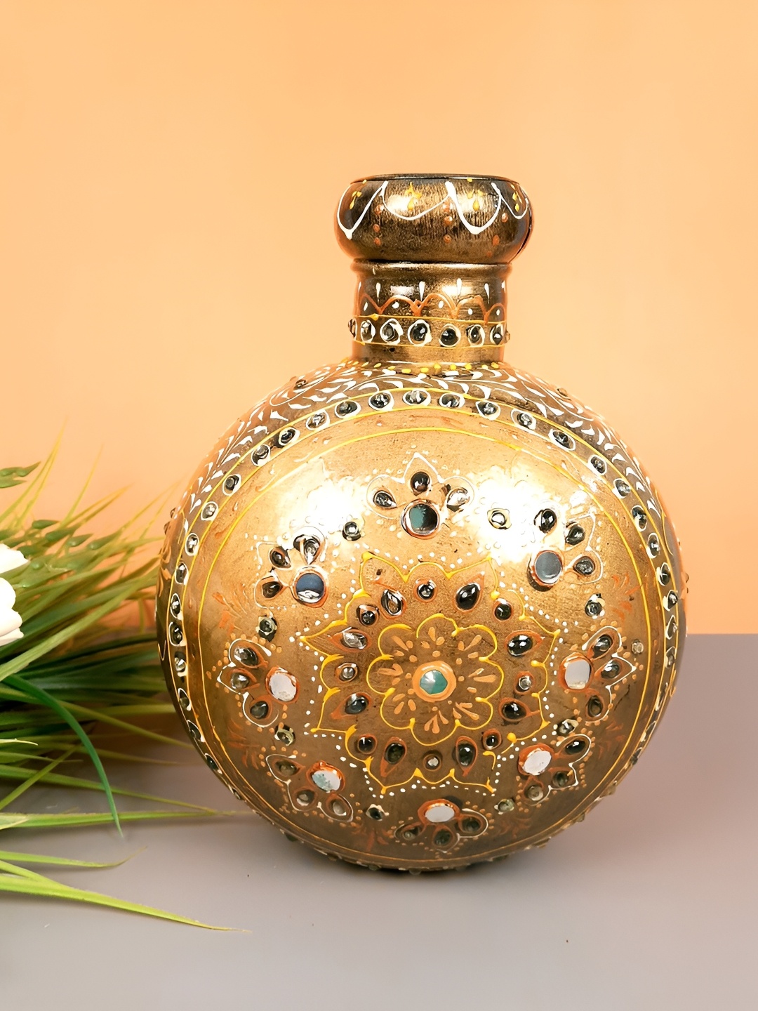 

apka mart Gold Toned Textured Metal Flower Vase, Copper