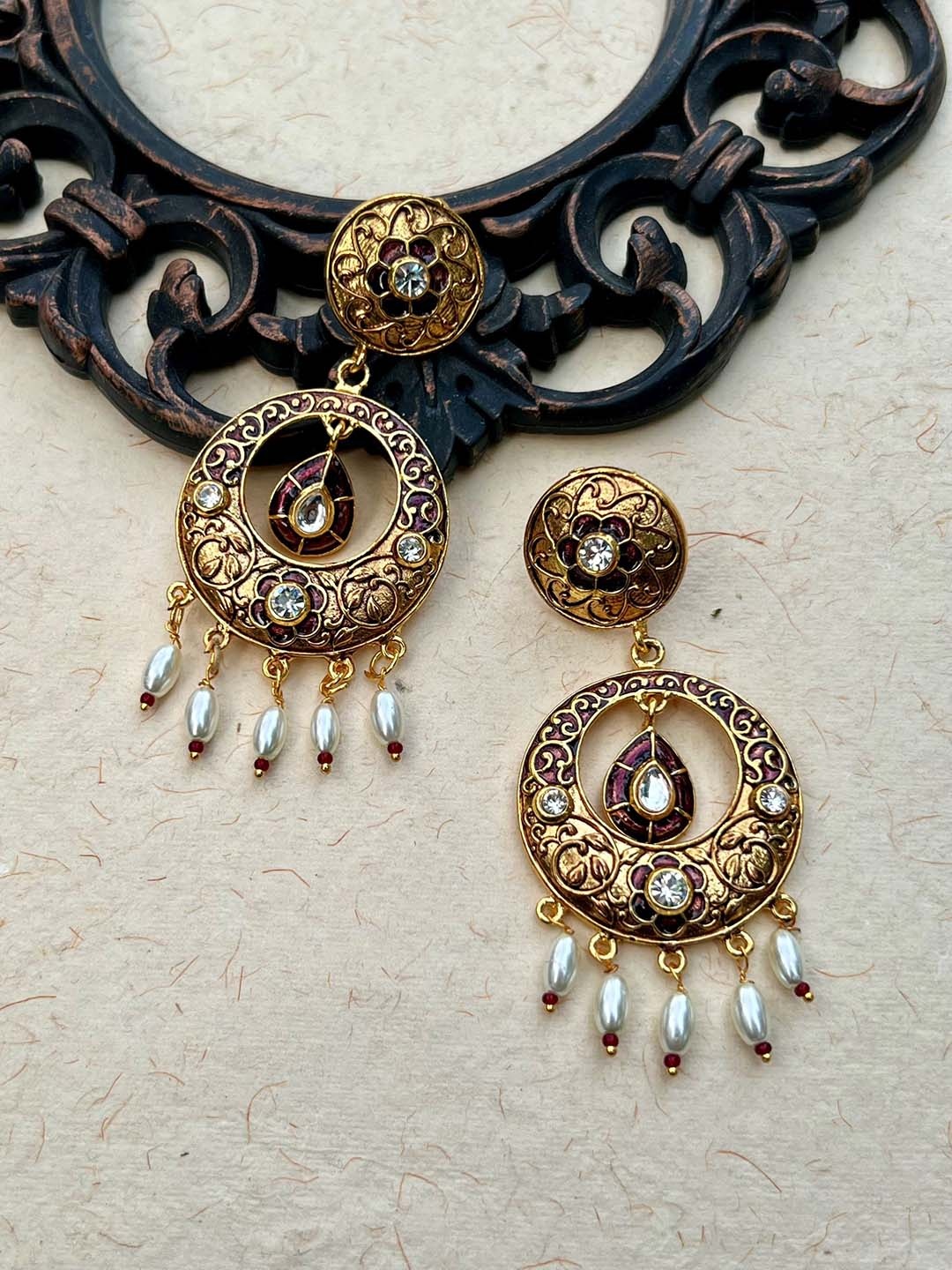 

Prettilicious Contemporary Chandbalis Earrings, Gold