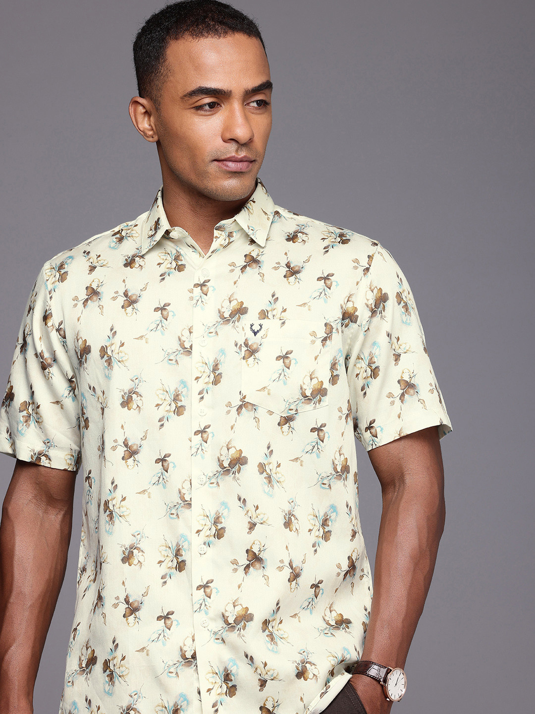 

Allen Solly Classic Fit Floral Printed Cutaway Collar Pure Cotton Casual Shirt, Cream