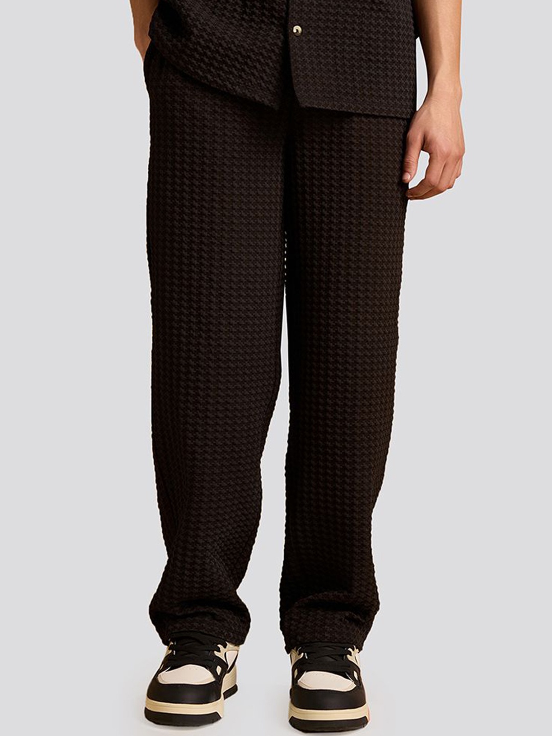 

Muvazo Self-Design Shirt With Trousers Co-Ords, Black