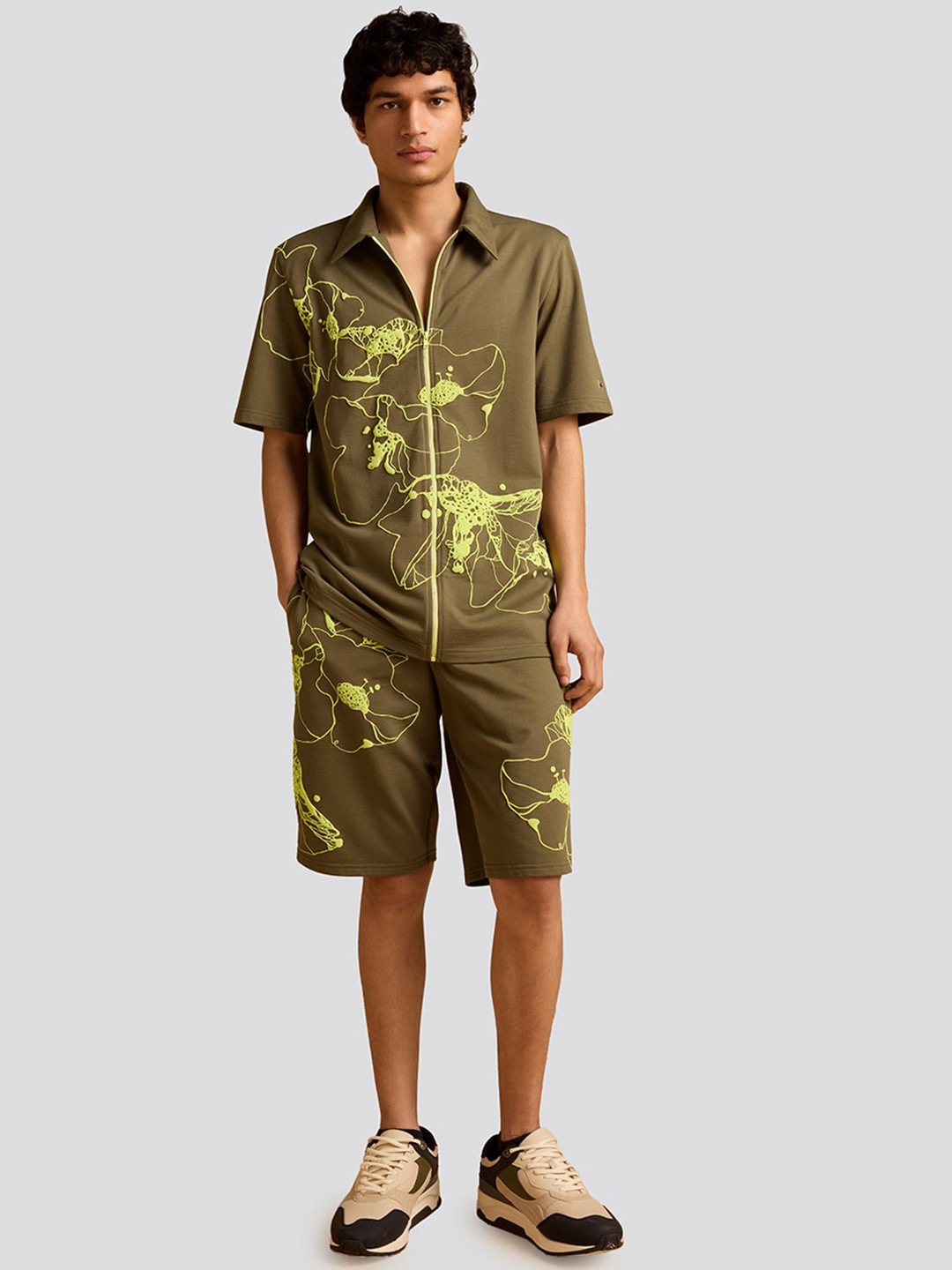 

Muvazo Printed Shirt With Shorts Co-Ords, Green