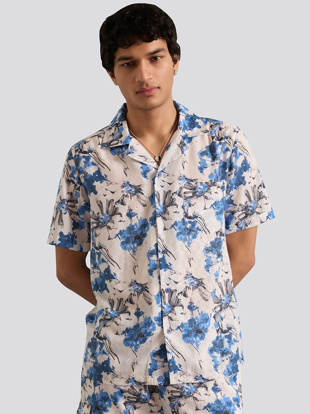

Muvazo Floral Printed Shirt & Shorts Co-Ords, Blue