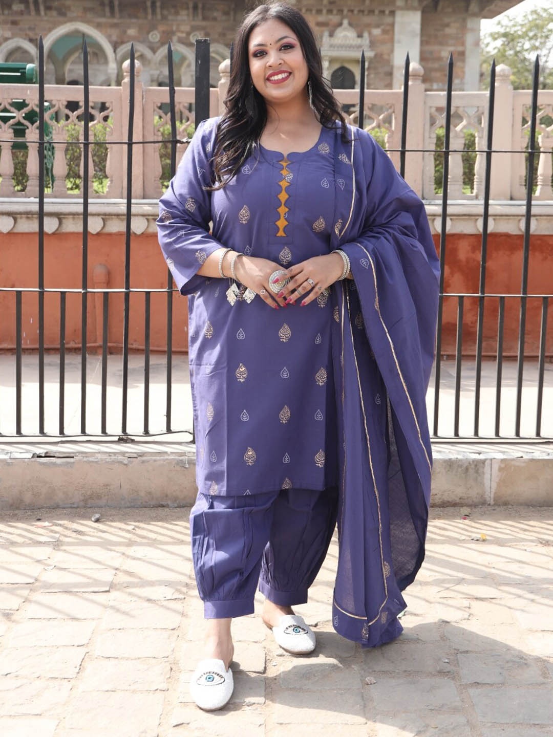 

Swadeshi Shringaar Printed Pure Cotton Kurta Set, Purple